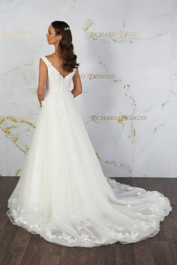 UK24 POSEY WAS £1295 50% OFF /NOW - Adore Bridal and Occasion Wear