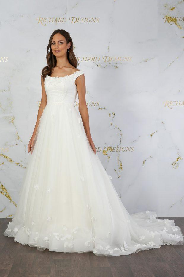 UK24 POSEY WAS £1295 50% OFF /NOW - Adore Bridal and Occasion Wear