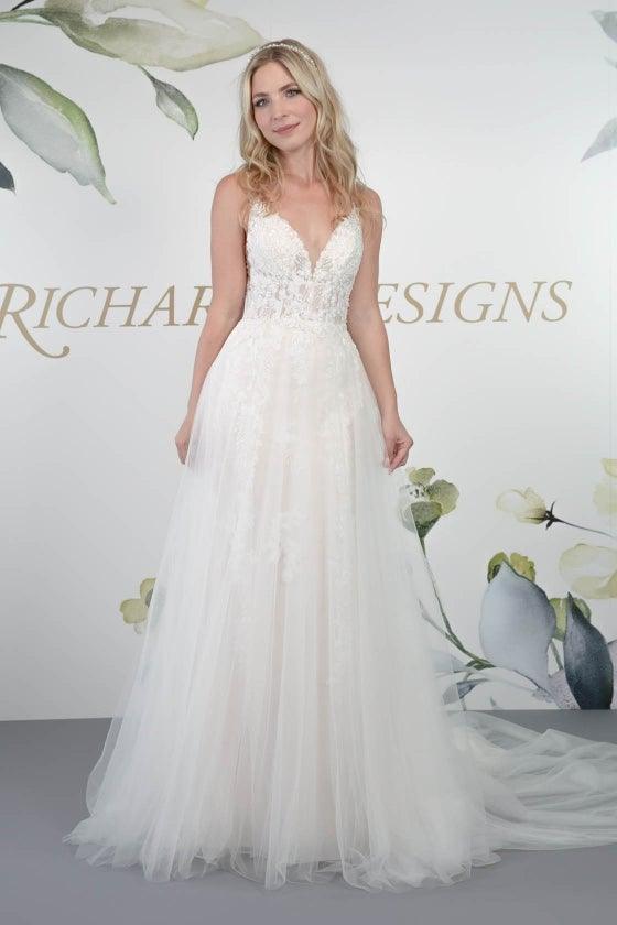 UK18 Effie - Adore Bridal and Occasion Wear