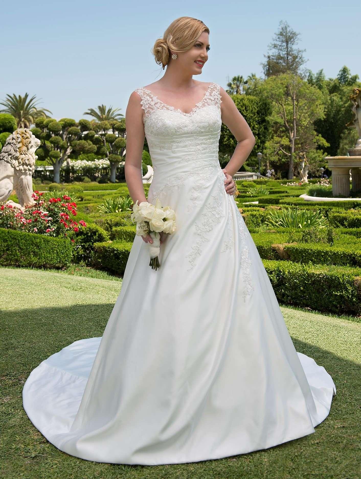 UK22 ERICA 10% OFF/ WAS £785/NOW - Adore Bridal and Occasion Wear