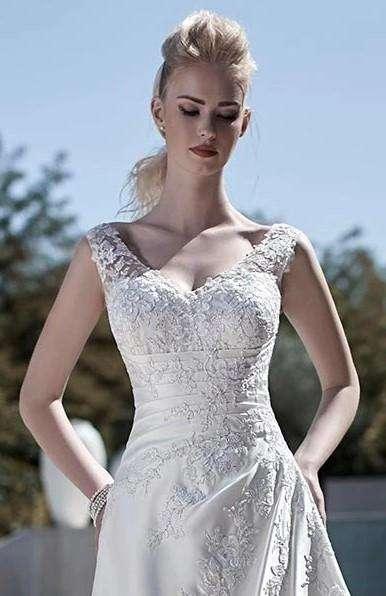 UK22 ERICA 10% OFF/ WAS £785/NOW - Adore Bridal and Occasion Wear