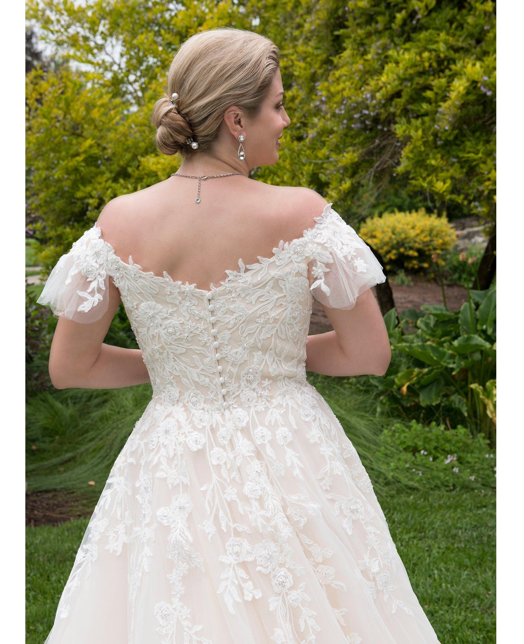 UK20 ANNABELLA 50% OFF/ WAS £1295/NOW - Adore Bridal and Occasion Wear
