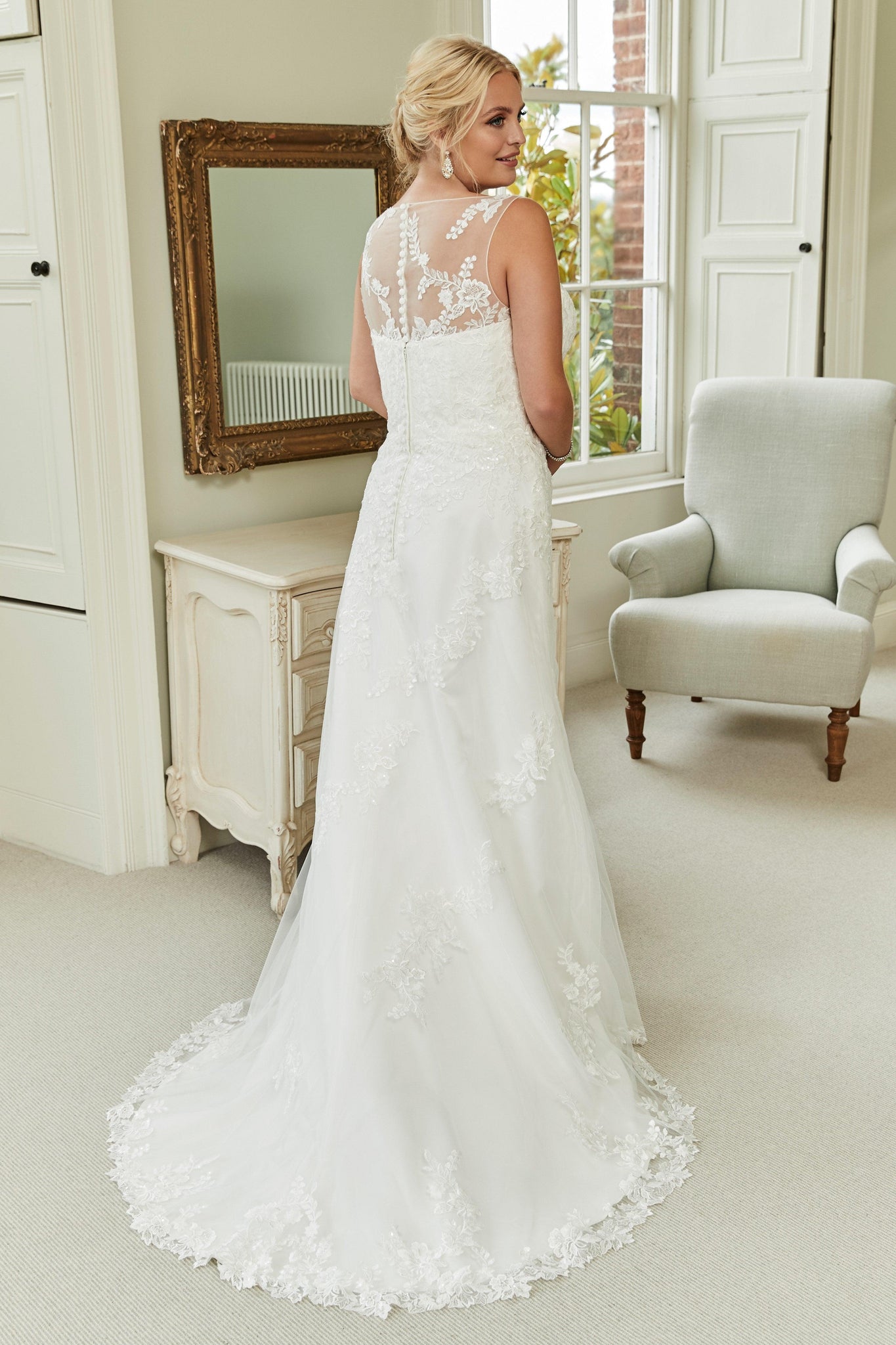 UK24 ChloeLouise - Adore Bridal and Occasion Wear
