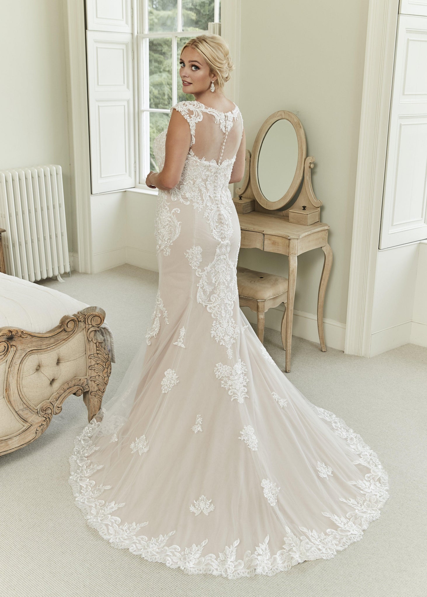 UK26 LisaMarie - Adore Bridal and Occasion Wear