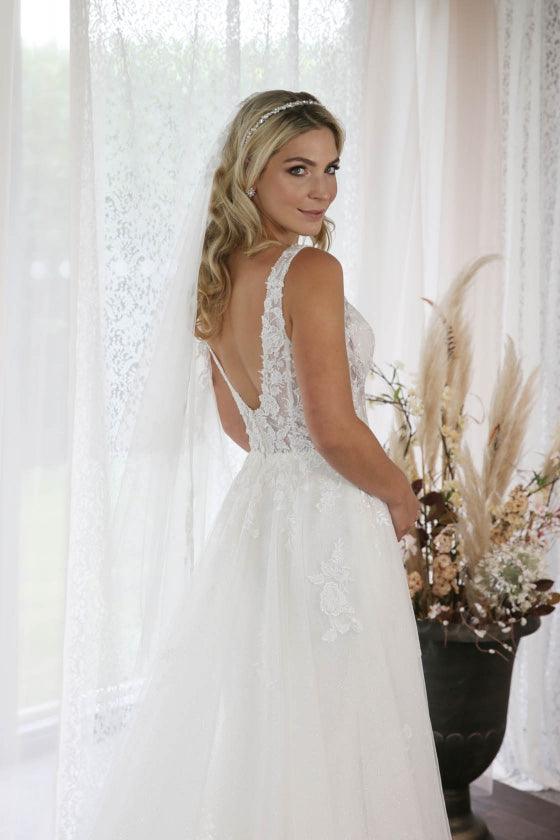 UK16 TAMMY 30% OFF/ WAS £1145 /NOW - Adore Bridal and Occasion Wear